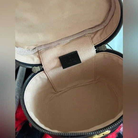 🖤💛 Gucci GG Marmont Matelasse Mini Backpack💛🖤 - Picture 7 of 15